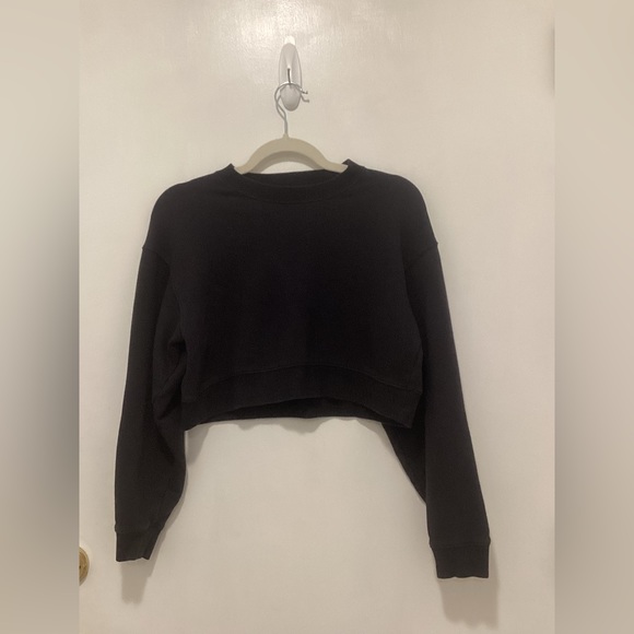 Aritzia Wilfred free long sleeve black croptop. Size xs. - Picture 3 of 7